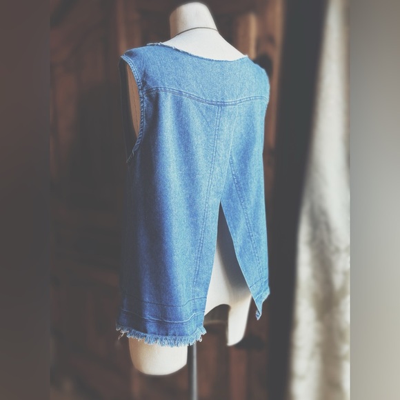 Top / Raw Edge Collar & Hemline / Patch Pocket - Picture 2 of 7